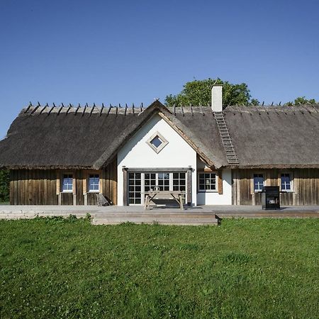 Villa Bumba Liigalaskma Exteriör bild