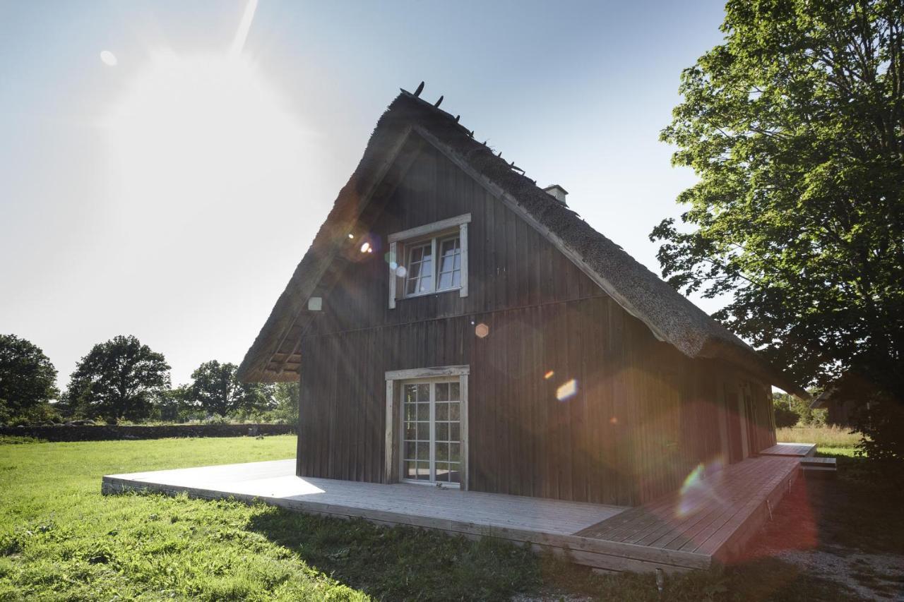 Villa Bumba Liigalaskma Exteriör bild