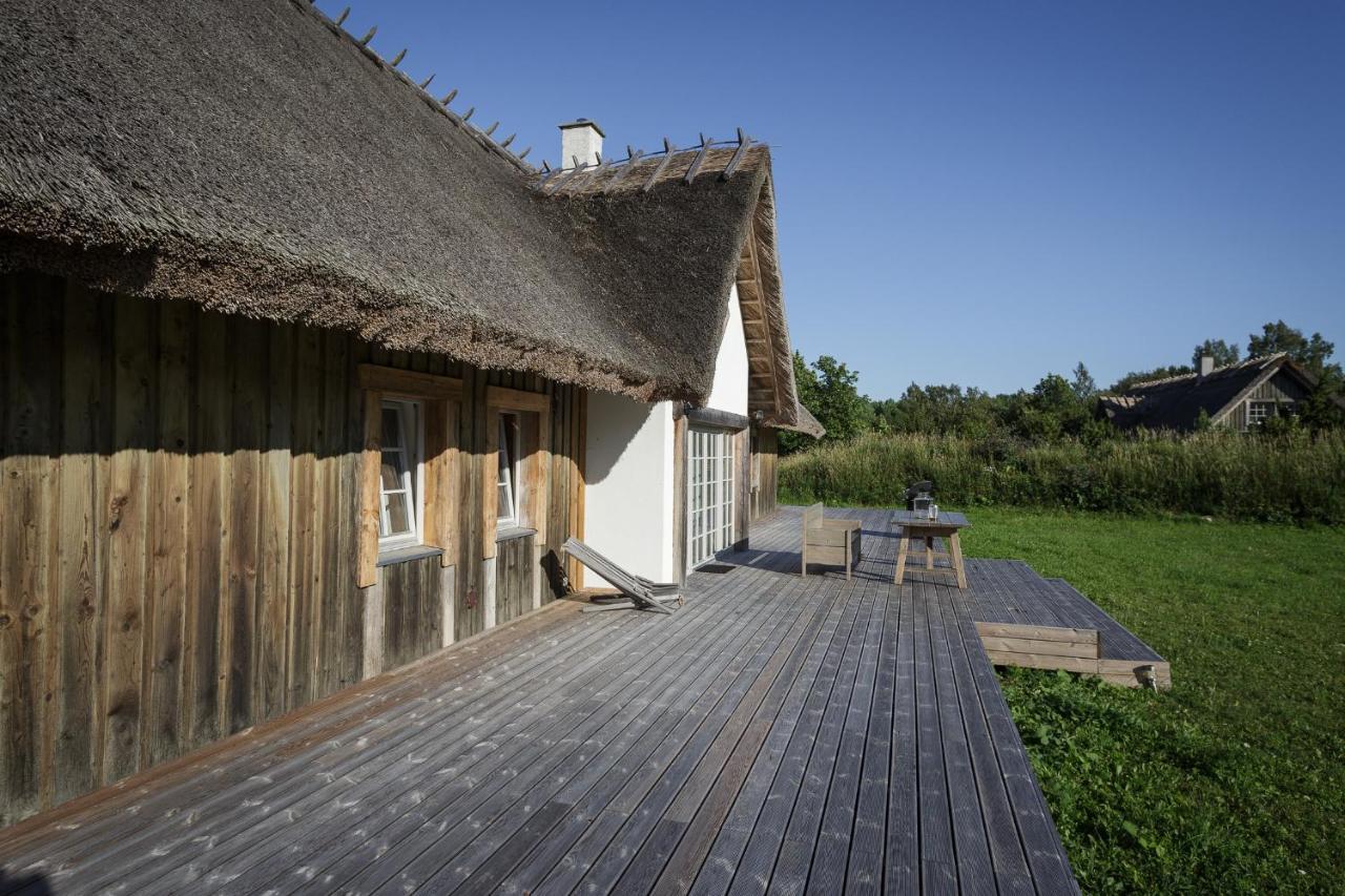 Villa Bumba Liigalaskma Exteriör bild