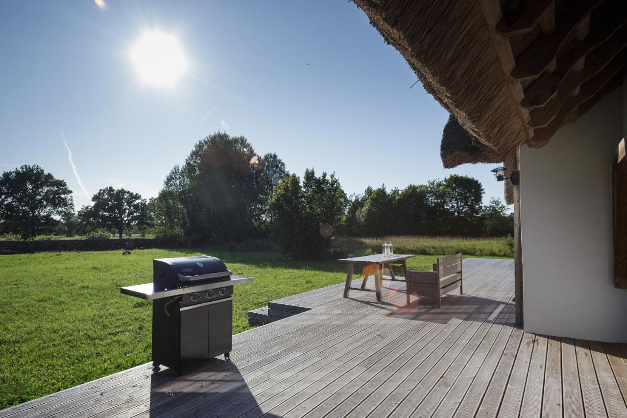 Villa Bumba Liigalaskma Exteriör bild