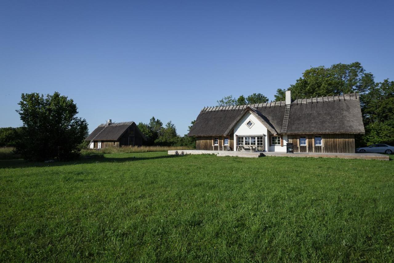 Villa Bumba Liigalaskma Exteriör bild
