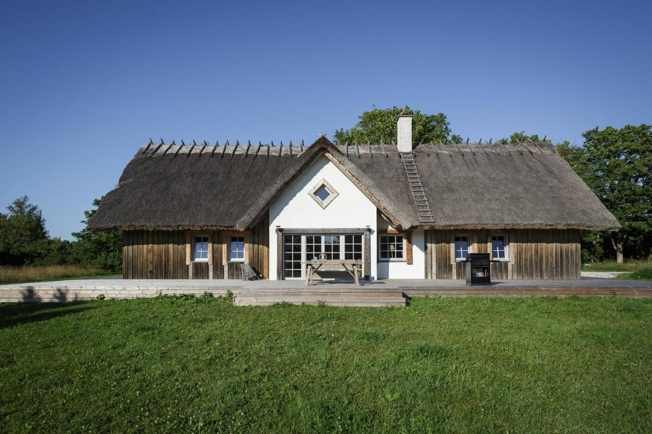 Villa Bumba Liigalaskma Exteriör bild